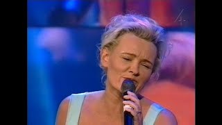 Eva Dahlgren - När En Vild Röd Ros Slår Ut Doftar Hela Skogen (Grammisgalan 1996)