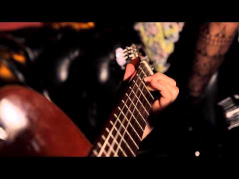 Lala Joy "I Kissed A Girl" - Reprise de Katy Perry