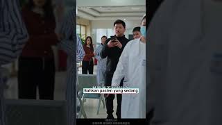 Download lagu kakek seorang petugas kebersihan menyelamatkan anak orang kaya mp3