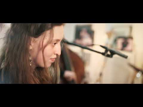 Irina Leach Trio - Smooth Talkin'