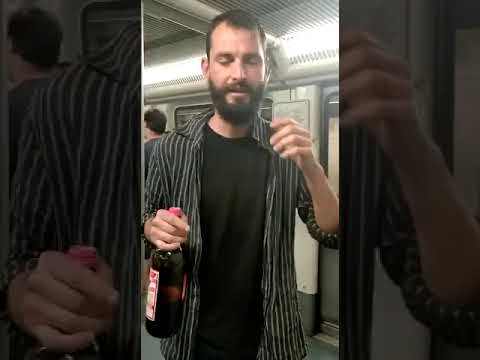 RAPERO DEL CONO EN EL METRO BARCELONA RITMODEVIDA