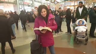 بشارت کلام خداوند توسط انجمن مسیحیان ایرانی و افغانی ۲۰۱۷/۱۱/۲۴