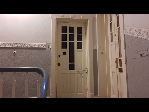 1915 Friedrich Kehrhahn elevator at a residential building in Hamburg, Germany