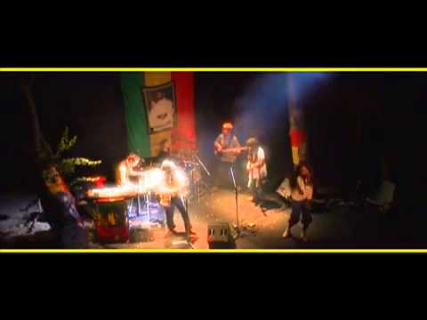 LIVE  KAÏZZLAMAN BAKIN ROUGE REGGAE  KREOL ET FIER DE L'ETRE 2010