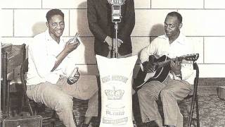 Little Walter Mean old world performed by Bobby Blues Ray