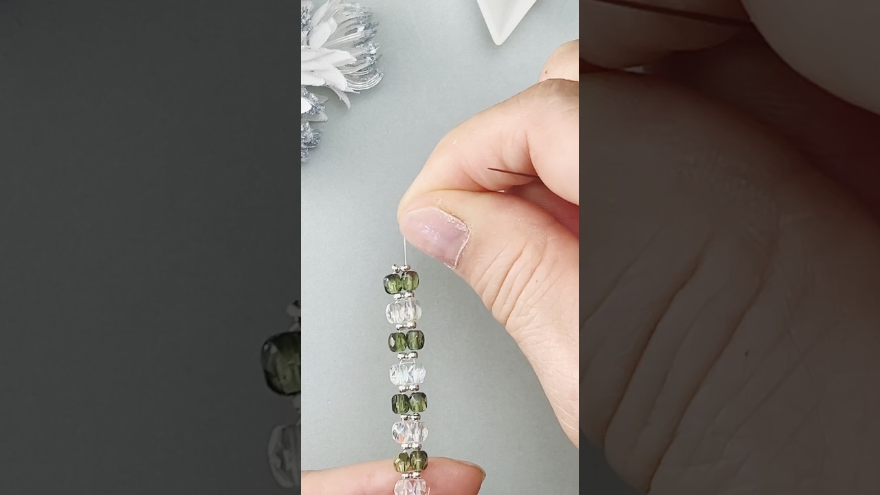 2カラーのビーズブレスレット//Two-color beaded bracelet