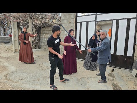 Fatima's grandfather kicked out her family because of Fatima's marriage to Pourya.