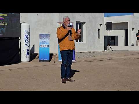 Poggi visitó seis viviendas que están en construcción en La Calera
