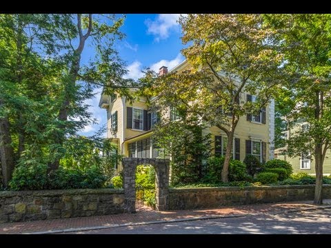 17 Flint St, Salem MA - by Betsy Merry - 508-641-6241