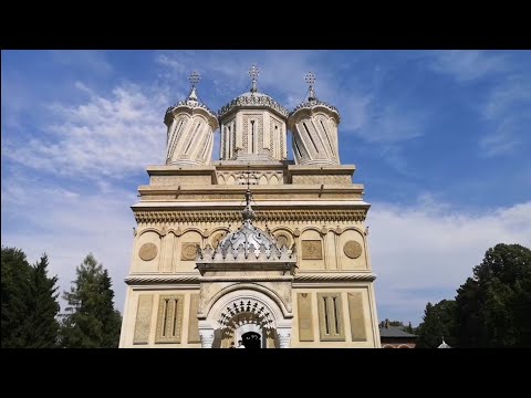 Mănăstirea Curtea de Arges. Fântâna lui Manole.