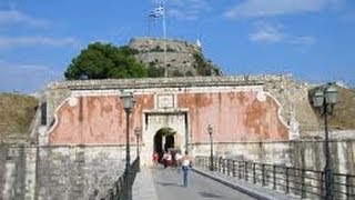 preview picture of video 'CORFU OLD TOWN and the OLD FORTRESS (PALEO FROURIO)'