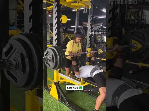 286 lbs Bench Press 😈 || Breaking My PR || #shorts