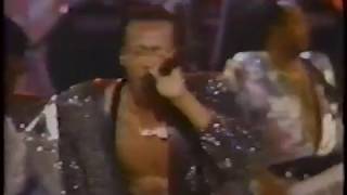MC Hammer: Here Comes the Hammer (live)