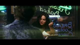 «Мої чорничні ночі» (My Blueberry Nights, 2007) — діалог про чорничний пиріг і вибори