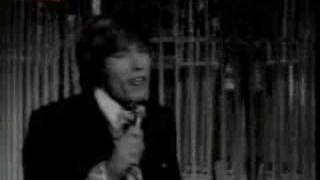 Los Bravos singing "Just Holding On"