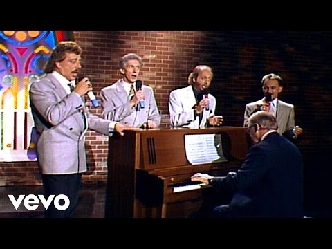 Bill & Gloria Gaither - This Ole House [Live] ft. The Statler Brothers