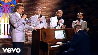 Bill &amp; Gloria Gaither - This Ole House [Live] ft. The Statler Brothers