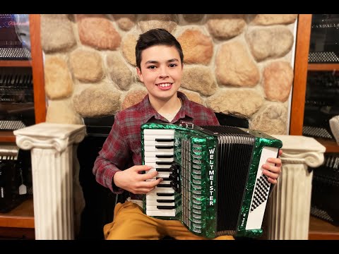 WELTPER2648GN - Green Weltmeister Perle Piano Accordion MM 26 48 $1799