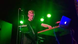 Barrel Jumping - Astronautalis