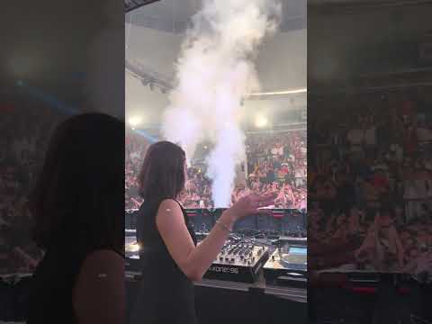 Nina Kraviz at Cromie 🇮🇹 #ninakraviz #hardtechno #techno #fyp #dj #italy 🎥 @mauro guarino
