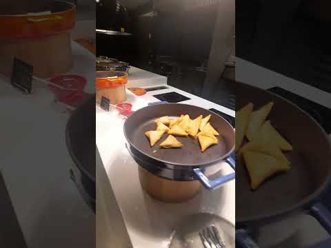 Let's Check out Aloft Hotel's The Backstage and Wave Burger