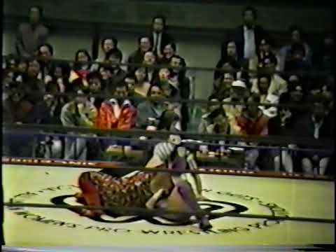 Akira Hokuto & Yumiko Hotta vs Aja Kong & Bull Nakano 4/16/1993 - AJW Handheld