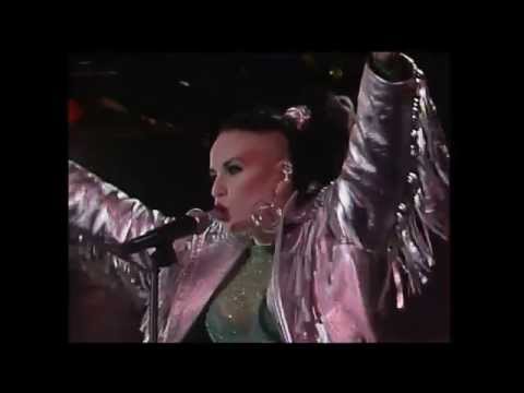 Alaska y Dinarama "A Quién Le Importa"