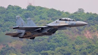 Download lagu Thrust-vectoring TUDM Su-30 dances across the sky in Langkawi mp3