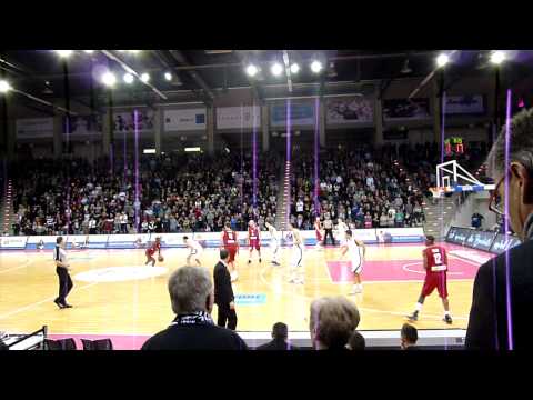 Szolnoki Olaj - Telekom Baskets Bonn