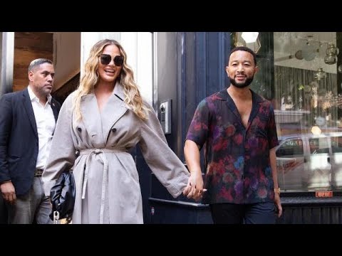 Chrissy Teigen criticata da Internet per un party a tema Squid Game