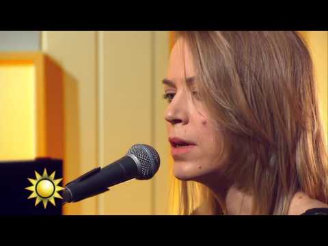 Frida Hyvönen - Vänner i vardagen (Live) - Nyhetsmorgon (TV4)