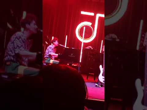 "Feel" by Jacob Collier (live) • Djesse World Tour • 09.15.2021