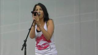 Katie Armiger sings "Leaving Home" at CMA Fest