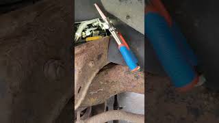 EVAP Purge Valve/Soenoid removal.  2000 GMC Sonoma, 2.2 L/  Chevy S10.