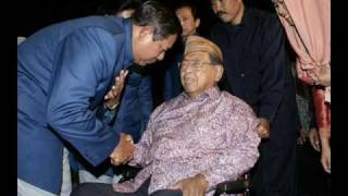 Download lagu GUGUR BUNGA - GUS DUR IN MEMORIAM mp3 Download lagu GUGUR BUNGA - GUS DUR IN MEMORIAM mp3