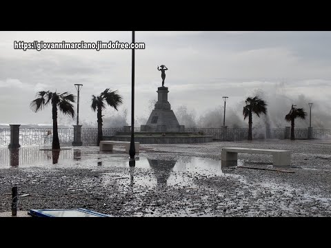 Locri Lungomare dopo il passaggio di Harry 21 01 26