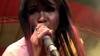 Download lagu ada yang marah   denis arista   sera album gadis jalanan mp3