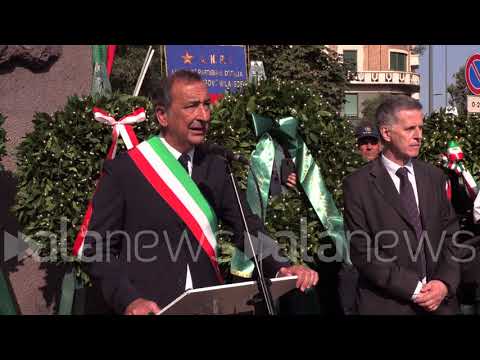 Comesser protetto da parassiti Su parassiti di eruzione di faccia