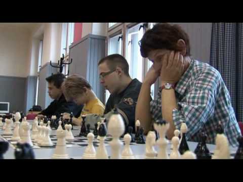 Simultánní šachová partie s Danielem Rousem