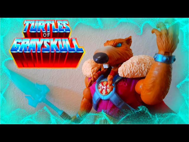 Vídeo relacionado con Masters of The Universe Figura de acción de Tortugas de Grayskull Deluxe (Splinter Skull)