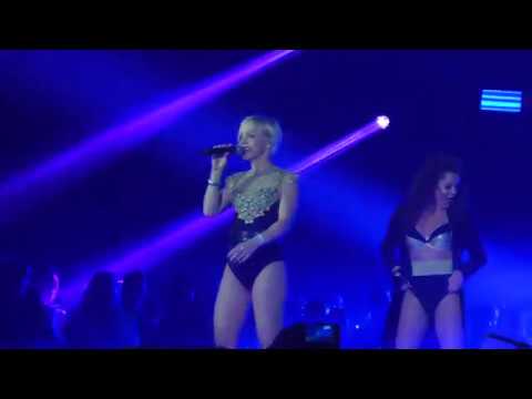 Absolom vs Astroline - Live A Back To The 90's & 00's Live At Sportpaleis Antwerpen 01-04-2017