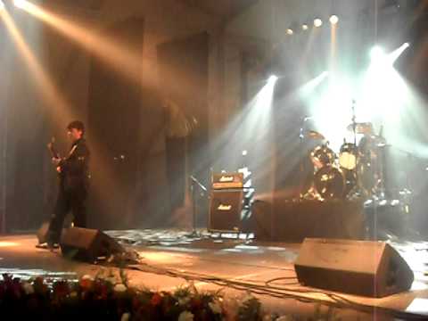 The slummin angel'S live mazarrón- Shoot to thrill AC/DC (DRUMMER SINGER)