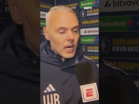 Sportlust '46-trainer schrok van het feit dat keeper Damkalis achter de bal ging staan😜