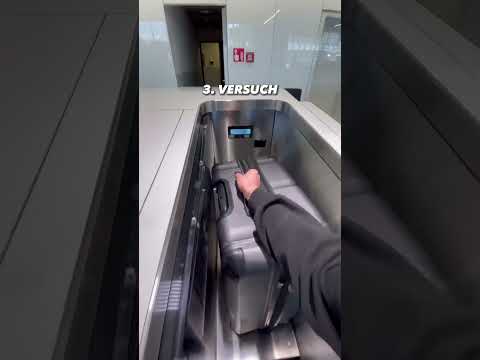 Have you ever seen anything like this? 🤖 #airport #baggagecheck #travel #vacation #haktan