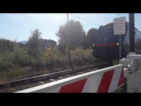 Rock in transito al Passaggio a Livello di Via delle Volpi lato Nord #4