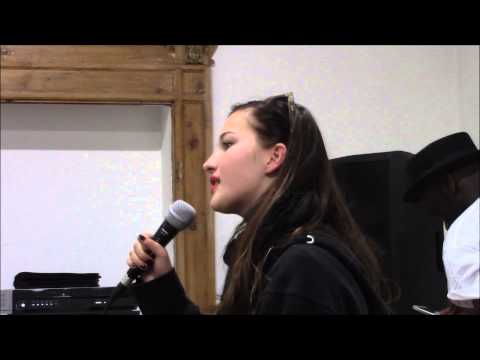 Roxy canta Redemption song