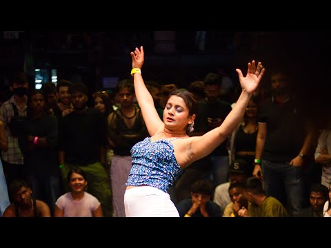 Sunil vs Sakshi Face Off in Top 16 Whacking Battle | SkyBoy TV