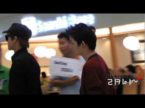 110925 incheon int airport arrival by Rickya.com