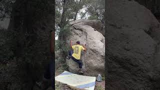 Video thumbnail of Sit down please Left, 6a+. Can Boquet
