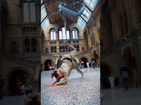 Touchdown in London Town 🇬🇧 #CourtnaePaul #london #tylawater #amapiano #bgirl